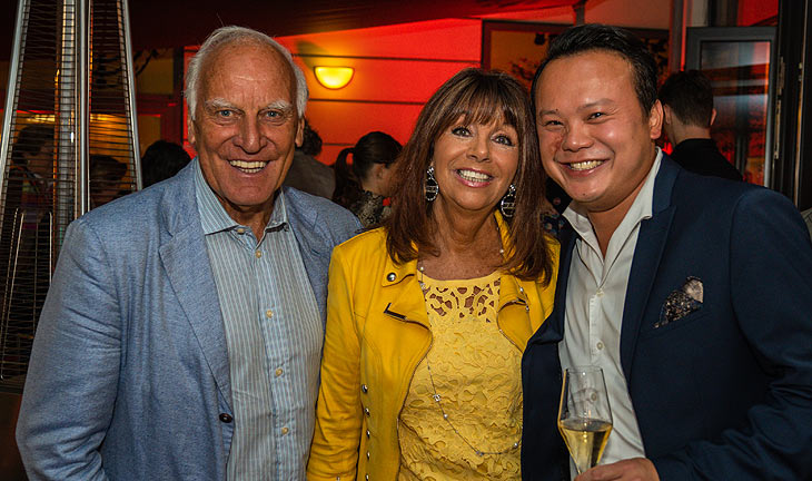 Franz "Bulle" Roth mit Helena v. Sark&ouml;zy, Viet Hai Pham (&copy;Foto: Aimy)